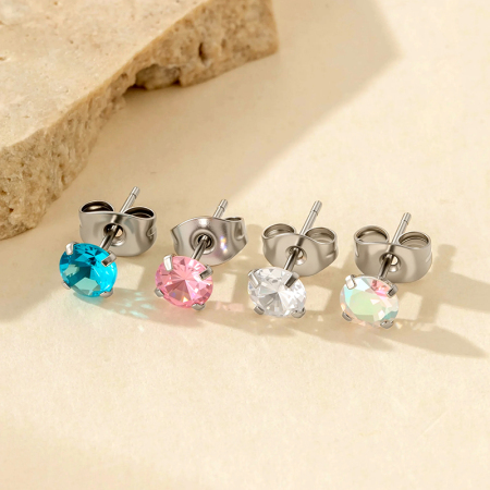 Boucle d'oreille piercing simple en acier inoxydable étanche couleur or avec zircon (1 pièce)