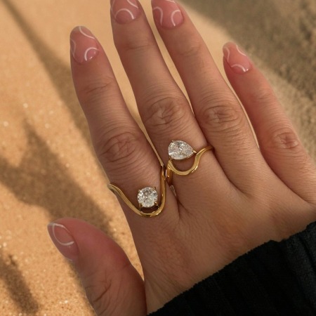 Bague en acier inoxydable étanche, couleur or, ornée d'une pierre précieuse (1 pièce). 2