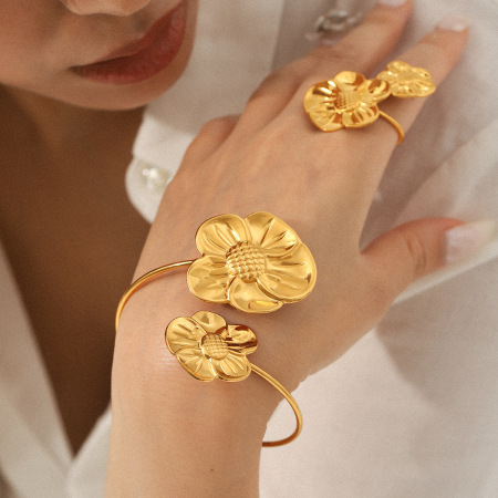 Bracelet élégant pour femme, en acier inoxydable, couleur or, avec motif floral (1 pièce) 2