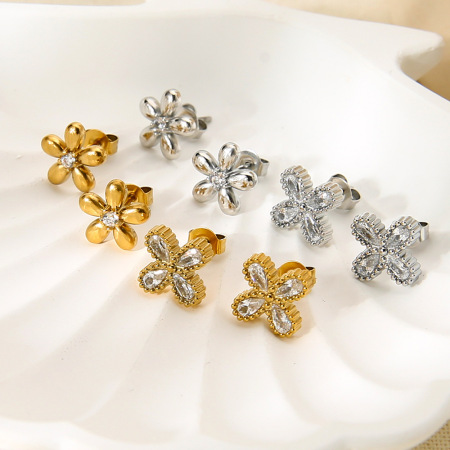 Boucles d'oreilles puces élégantes en acier inoxydable doré, ornées de zircon, style romantique, en forme de fleur, étanches.