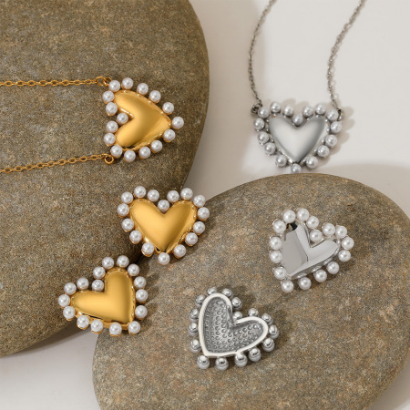 Ensemble de boucles d'oreilles pour femme Sweet Heart en acier inoxydable étanche couleur or avec perles artificielles