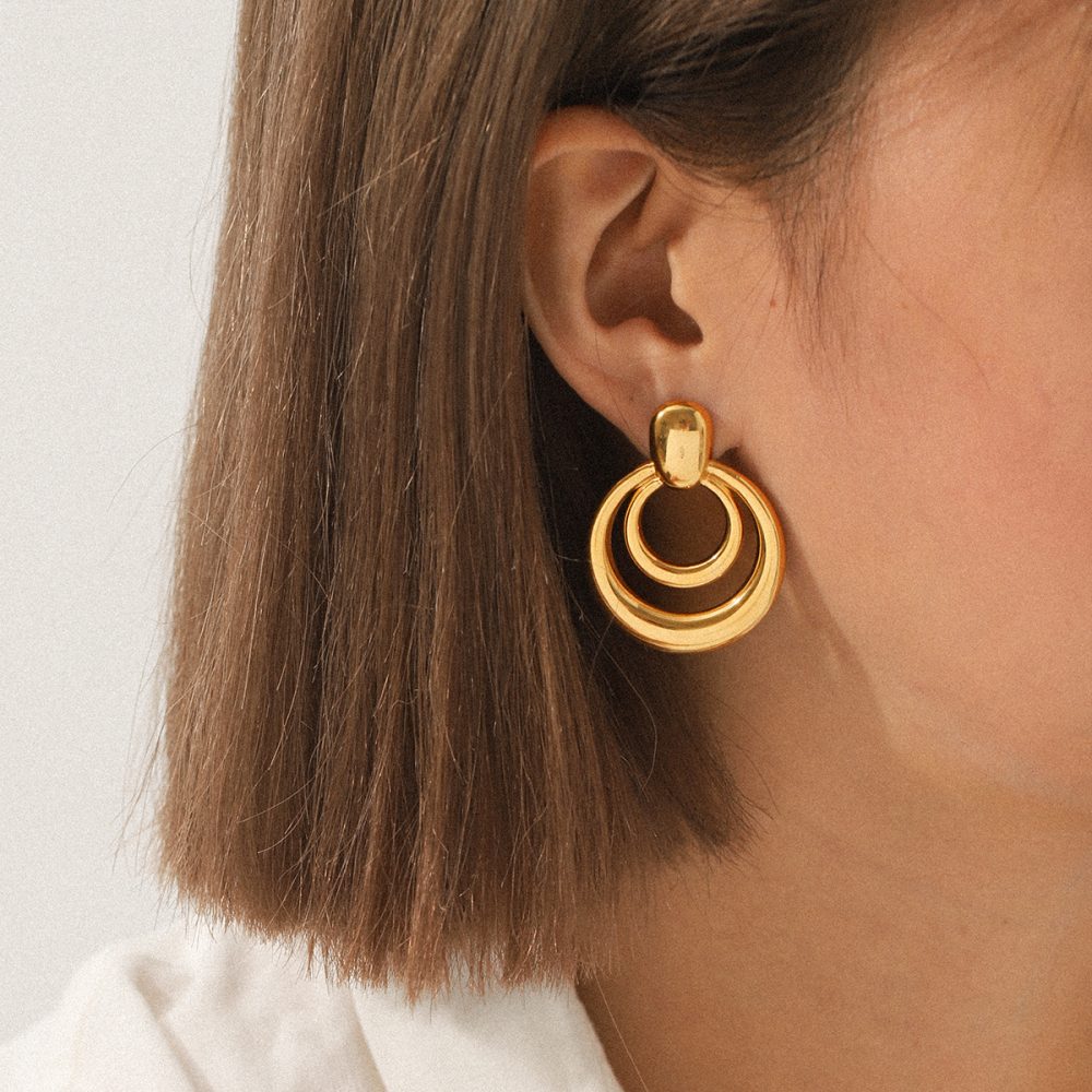 Boucles D'Oreilles Puces Modernes Rondes En Acier Inoxydable, Étanches, Couleur Or, Pour Femme (1 Paire) Image5