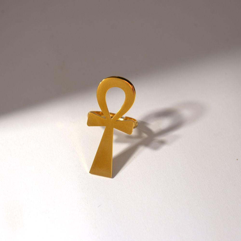 Bague Tendance Simple Et Décontractée En Forme De Croix, En Acier Inoxydable Étanche Couleur Or (1 Pièce). Image4