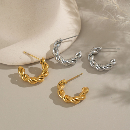 1 paire de boucles d'oreilles créoles en acier inoxydable doré, étanches.