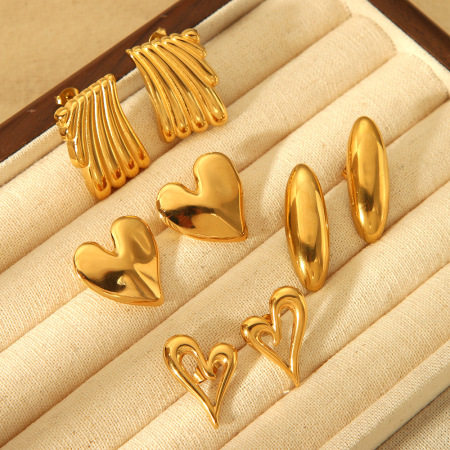 1 paire de boucles d'oreilles puces pour femme, style rétro cœur, en acier inoxydable étanche.