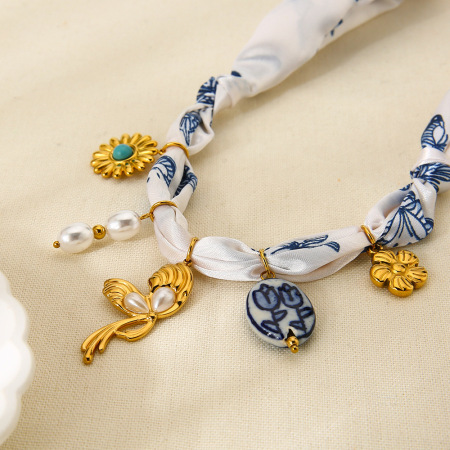 Collier pendentif en tissu 1 pièce 2