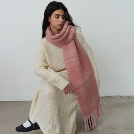 1 écharpe d'hiver simple à carreaux en polyester pour femme 2