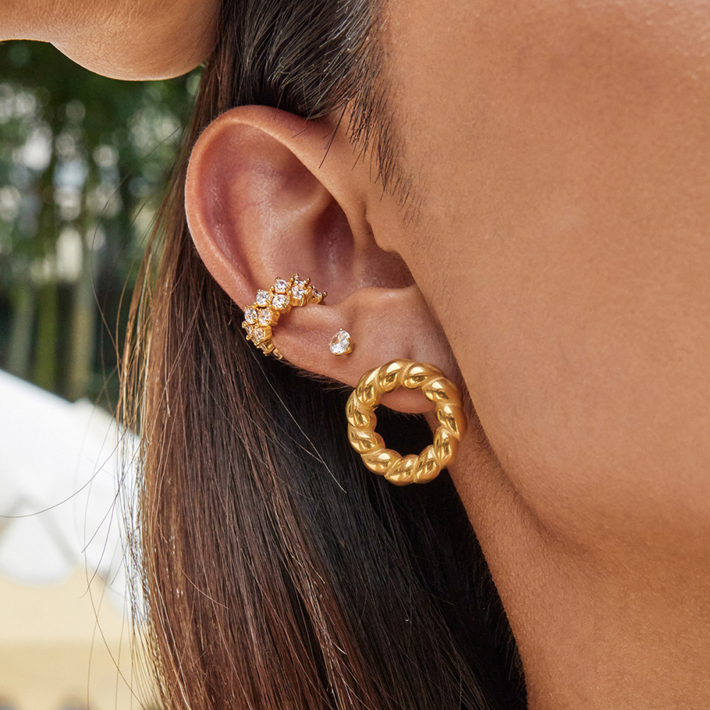 Boucles D'Oreilles Puces Pour Femme, En Acier Inoxydable Doré, Imperméables, Avec Nœud Torsadé Simple (1 Paire). Image4