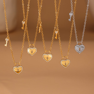 Collier Pendentif Femme Sweet Lock En Forme De Cœur, En Acier Inoxydable Étanche, Couleur Or (1 Pièce) h5 Image3