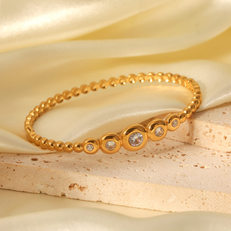 1 paire de bracelets géométriques simples pour femme, en acier inoxydable, étanches, à porter au quotidien