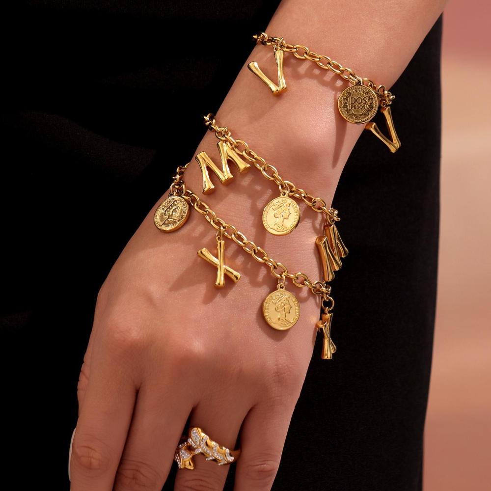 Bracelet À Breloques Pour Femme, En Acier Inoxydable, Étanche, Couleur Or, Avec Lettre Du Jour (1 Pièce). Image6
