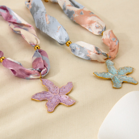 Collier pendentif fleur en tissu romantique 1 pièce