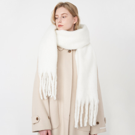 1 écharpe d'hiver simple en polyester de couleur unie pour femme 2