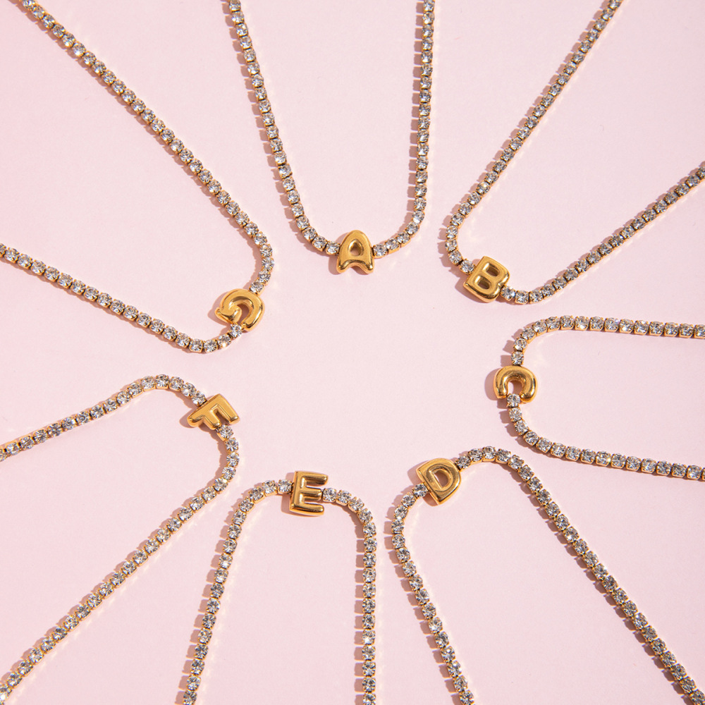 Bracelet À Breloques Pour Femme, En Acier Inoxydable, Étanche, Couleur Or, Orné D'Une Lettre Délicate (1 Pièce). Image6