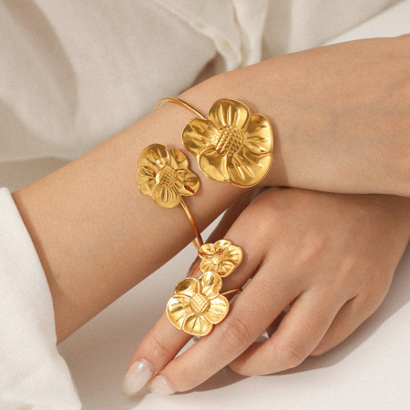 Bracelet élégant pour femme, en acier inoxydable, couleur or, avec motif floral (1 pièce)