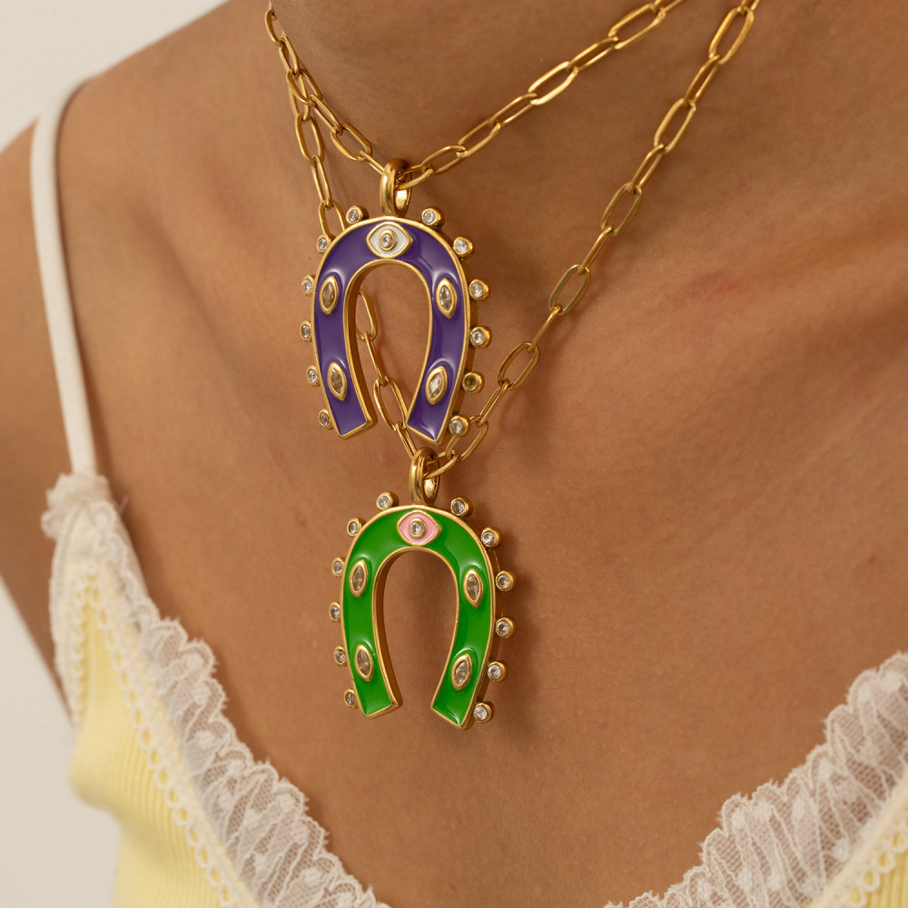 Collier Pendentif Rétro En Forme De Fer À Cheval, En Acier Inoxydable Étanche, Couleur Or, Pour Femme (1 Pièce) Image2