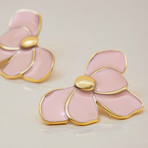 1 Paire De Boucles D'Oreilles Puces Élégantes Pour Femme, En Acier Inoxydable Imperméable, Couleur Or, Avec Motif Floral. h5 Image6