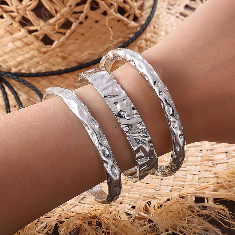 Bracelet Manchette En Acier Inoxydable Doré, Imperméable, À Motif Écossais (1 Pièce). Image3