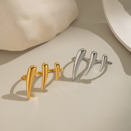 Bague tendance simple et élégante au quotidien, en acier inoxydable doré, de forme irrégulière et imperméable. 2