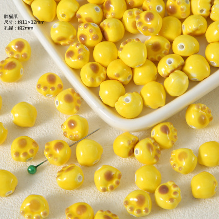 1 pièce de perles en céramique représentant une jolie fleur, un cœur et un poisson. 2