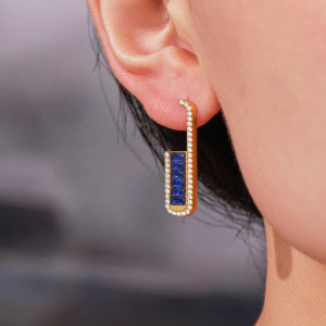 1 Paire De Boucles D'Oreilles Puces Luxueuses En Forme De U, En Acier Inoxydable Étanche, Ornées De Zircons Colorés. h5 Image3