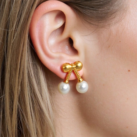 1 paire de boucles d'oreilles puces pour femme en acier inoxydable doré, motif cerise douce