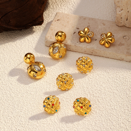 1 paire de boucles d'oreilles à clous en acier inoxydable doré, imperméables, en forme de fleur