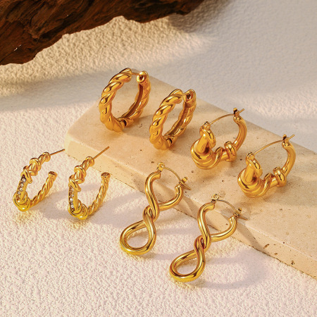 1 paire de boucles d'oreilles créoles classiques en acier inoxydable imperméables pour femmes, de forme irrégulière 2