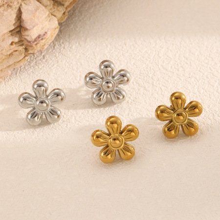 1 paire de boucles d'oreilles à clous en acier inoxydable doré, imperméables, en forme de fleur 2