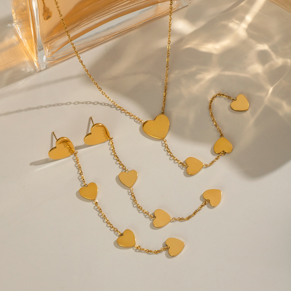 1 Paire De Colliers Simples En Acier Inoxydable Couleur Or Pour Femme Avec Pendentif En Forme De Cœur Image3