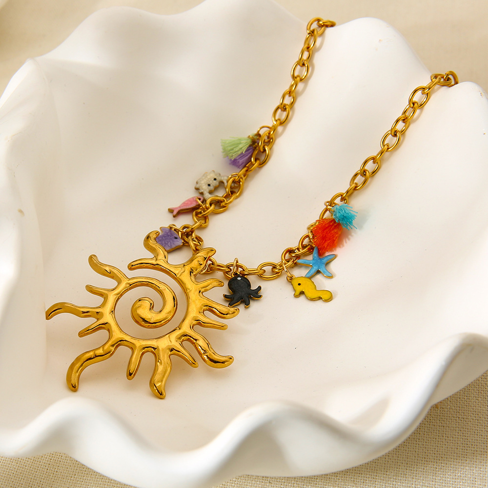 Collier Pendentif Femme Luxueux En Acier Inoxydable Étanche, Motif Poisson-Lune, Idéal Pour Les Vacances (1 Pièce) Image4