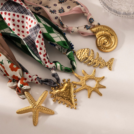 Collier pendentif en tissu 1 pièce 2