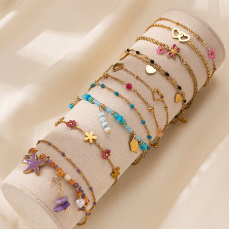 Bracelet en acier inoxydable doré, imperméable, orné de perles et d'un cœur fleuri, collection Romantique (1 pièce). 2