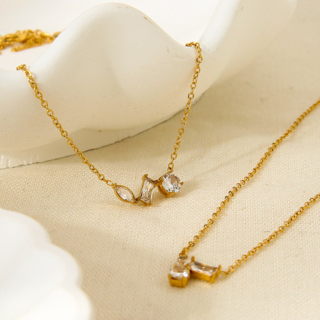 Collier pendentif en acier inoxydable étanche couleur or avec zircon (1 pièce)