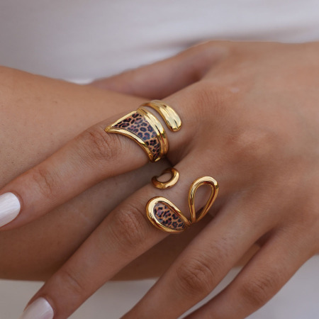 Bague tendance simple et décontractée en acier inoxydable imperméable à imprimé léopard (1 pièce)