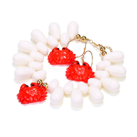 Ensemble de colliers tendance en résine et crabe 2