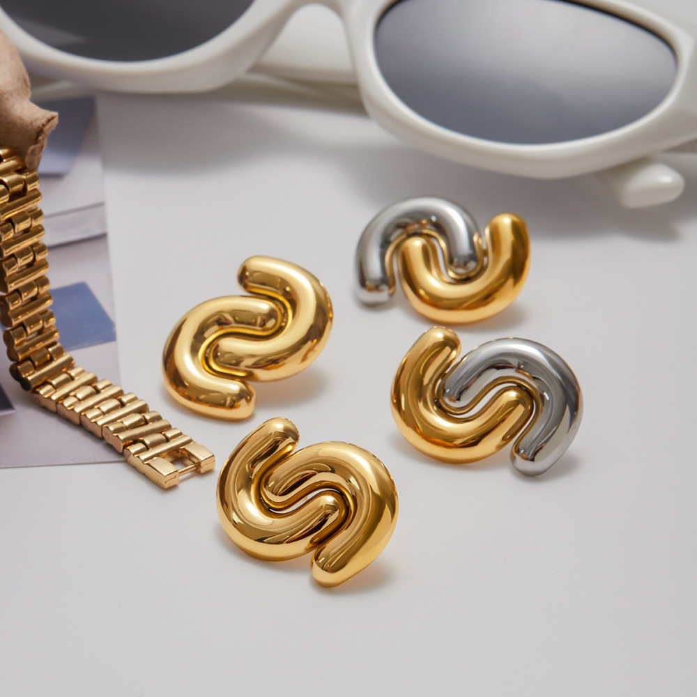 1 Paire De Boucles D'Oreilles Puces Classiques En Acier Inoxydable, Couleur Or, En Forme De Lettre S h5Image5
