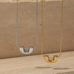 Colliers Pendentifs Pour Femmes En Acier Inoxydable, Couleur Or, En Forme De Cœur Simple En Forme De U h5 Image2