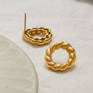 Boucles D'Oreilles Puces Pour Femme, En Acier Inoxydable Doré, Imperméables, Avec Nœud Torsadé Simple (1 Paire). h5 Image5