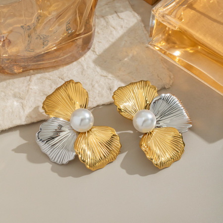 1 paire de boucles d'oreilles à clous rétro en acier inoxydable, imperméables, de couleurs assorties, à motif floral.