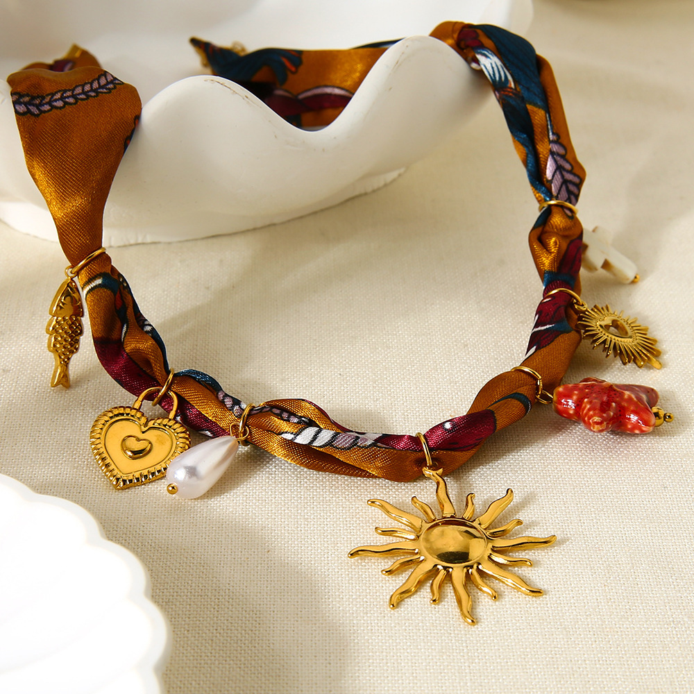 Collier Élégant Et Luxueux Avec Pendentif En Forme De Cœur Et De Soleil Pour Femme, 1 Pièce Image4