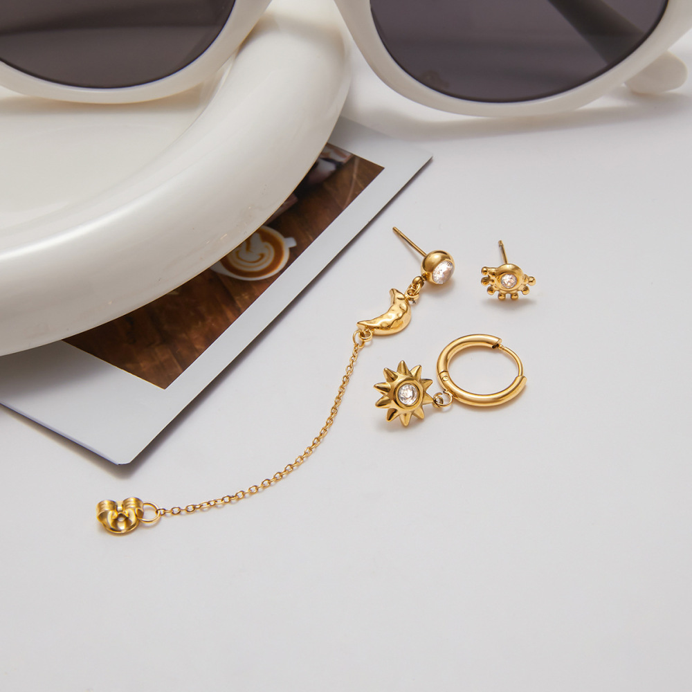 1 Paire De Boucles D'Oreilles Élégantes Soleil Et Lune En Acier Inoxydable Étanche Couleur Or De La Série Classique Image6