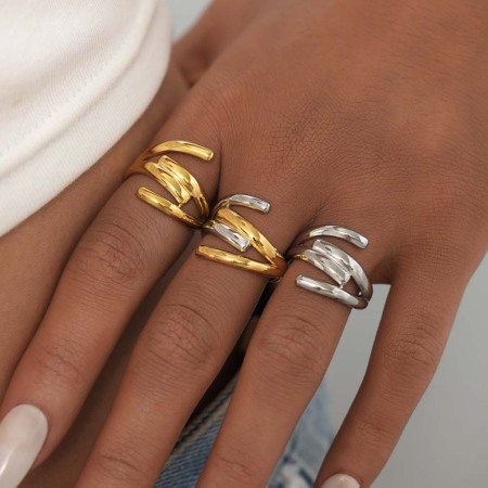 Bague minimaliste en acier inoxydable doré, étanche, de forme irrégulière et décontractée (1 pièce), collection Simple. 2