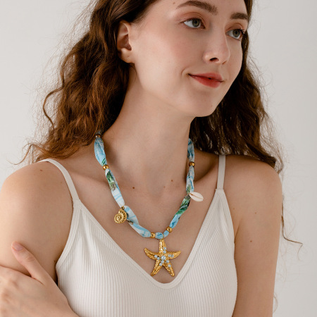 1 paire de foulards en soie romantiques faits à la main - Collier pour femme avec pendentif en acier inoxydable inspiré 2