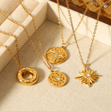 Collier pendentif rond en acier inoxydable étanche couleur or avec zircon pour femme (1 pièce) 2