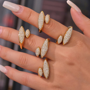 Bague Pour Femme En Acier Inoxydable Doré, Étanche, Ornée D'Un Zircon, Au Design Luxueux (1 Pièce). h5 Image4