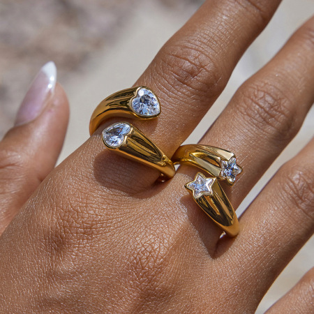 Bague femme en acier inoxydable doré, étanche, ornée d'une pierre précieuse et ornée d'une étoile personnalisée. 2