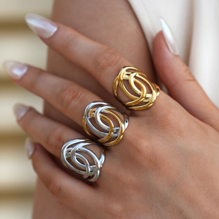 Bague simple et décontractée en acier inoxydable de forme irrégulière, couleur or