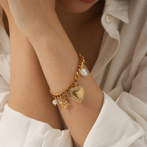 Bracelet À Breloques Daily Heart Pour Femme, En Acier Inoxydable Étanche, Couleur Or, Avec Zircon (1 Pièce). h5 Image6