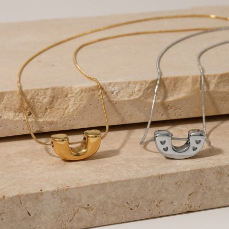 Colliers Pendentifs Pour Femmes En Acier Inoxydable, Couleur Or, En Forme De Cœur Simple En Forme De U